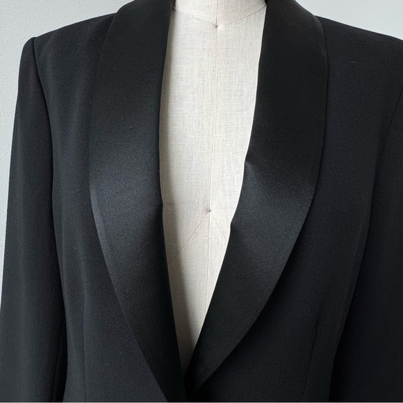 Micheal Kors classic 1 button Tuxedo Jacket size 12 🤵‍♀️ - Picture 2 of 14